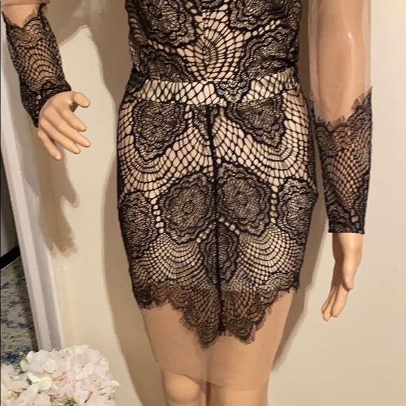 Lace/mesh dress - Picture 11 of 16